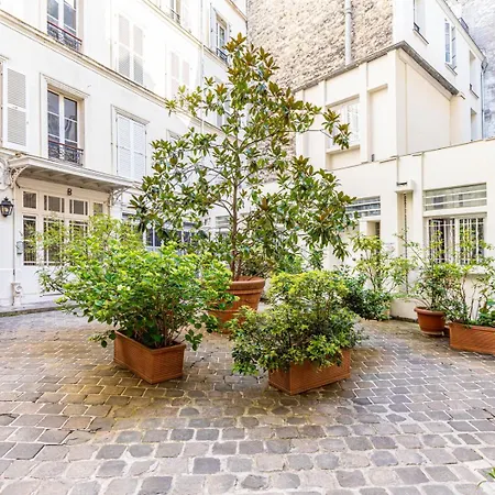 Apartment Guestready - Serene Near The Picasso Museum