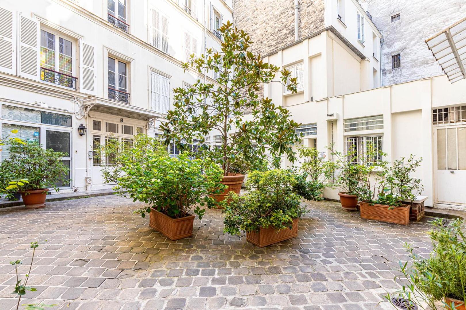 Apartment Guestready - Serene Near The Picasso Museum